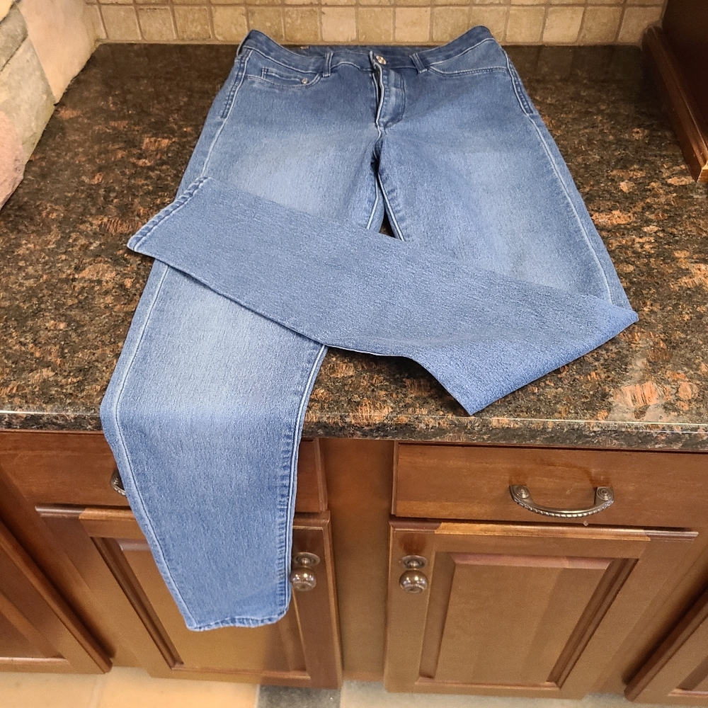 Jeans - Picture 2 of 2